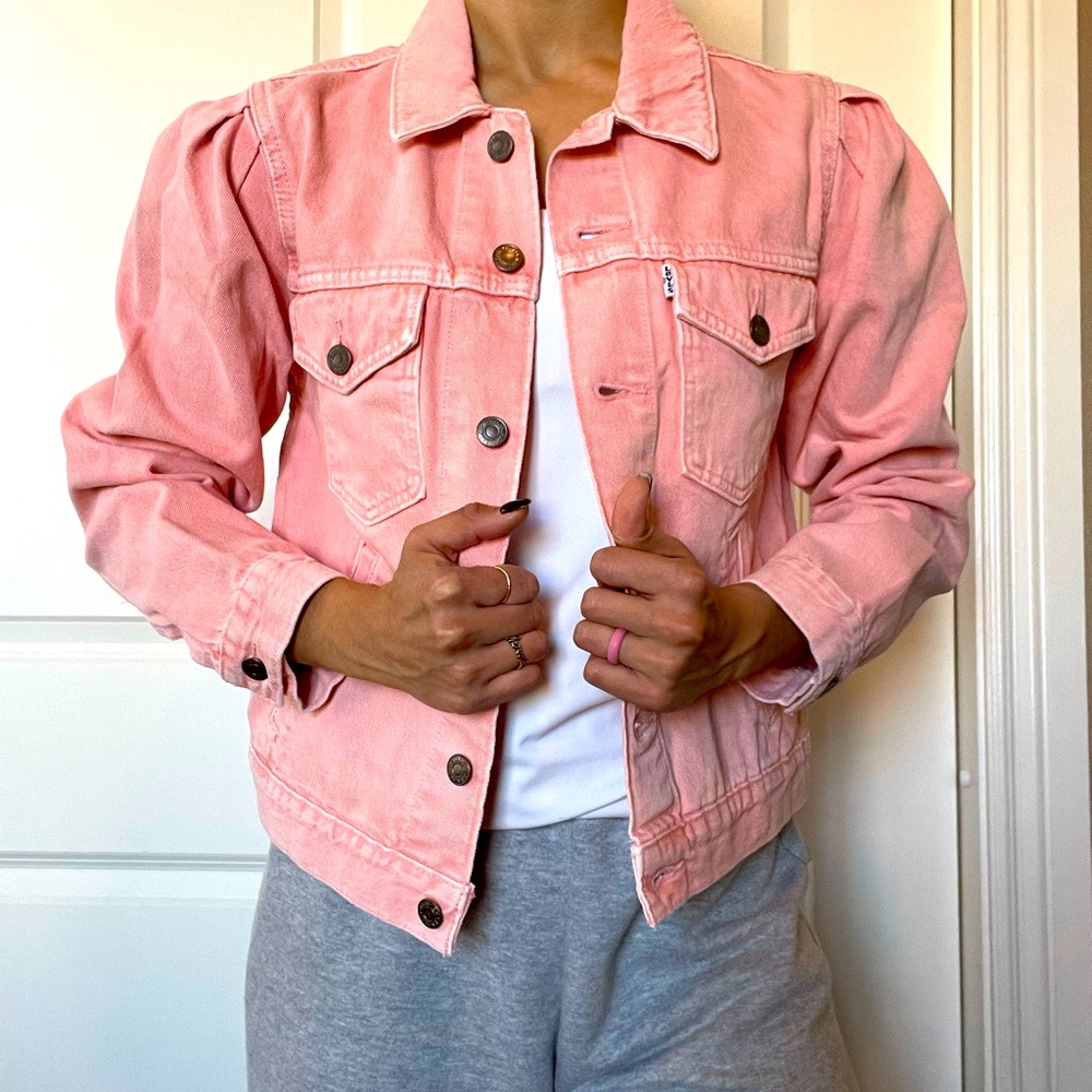 NWT LEVI’s PINK DENIM JACKET - Size SMALL - NWT